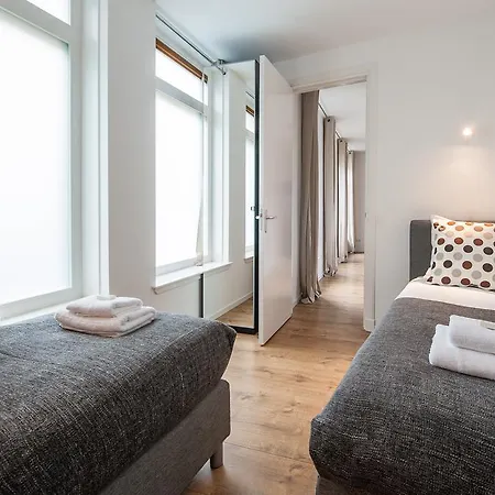 Апартаменты Sarphatipark Apartments Амстердам