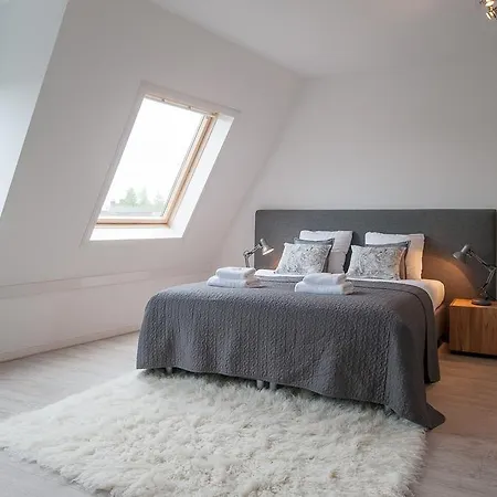 Sarphatipark Apartments Амстердам