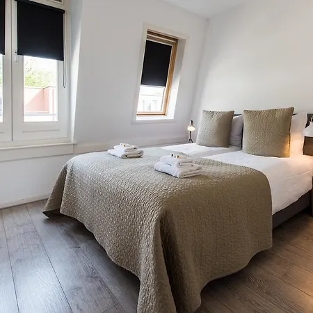 Апартаменты Sarphatipark Apartments